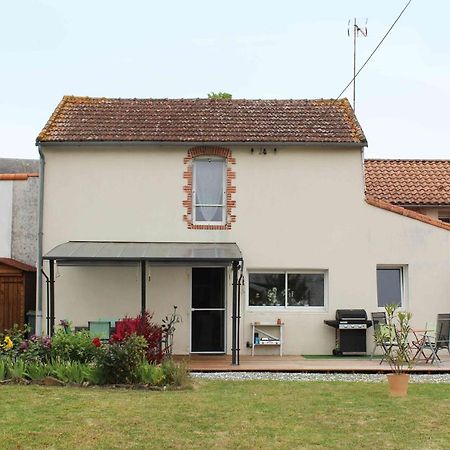 Chez Chris Et Vince Bed & Breakfast Bazoges-en-Paillers Bagian luar foto