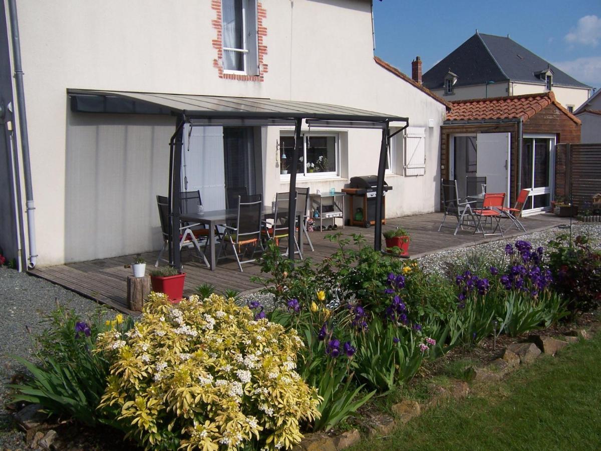 Chez Chris Et Vince Bed & Breakfast Bazoges-en-Paillers Bagian luar foto