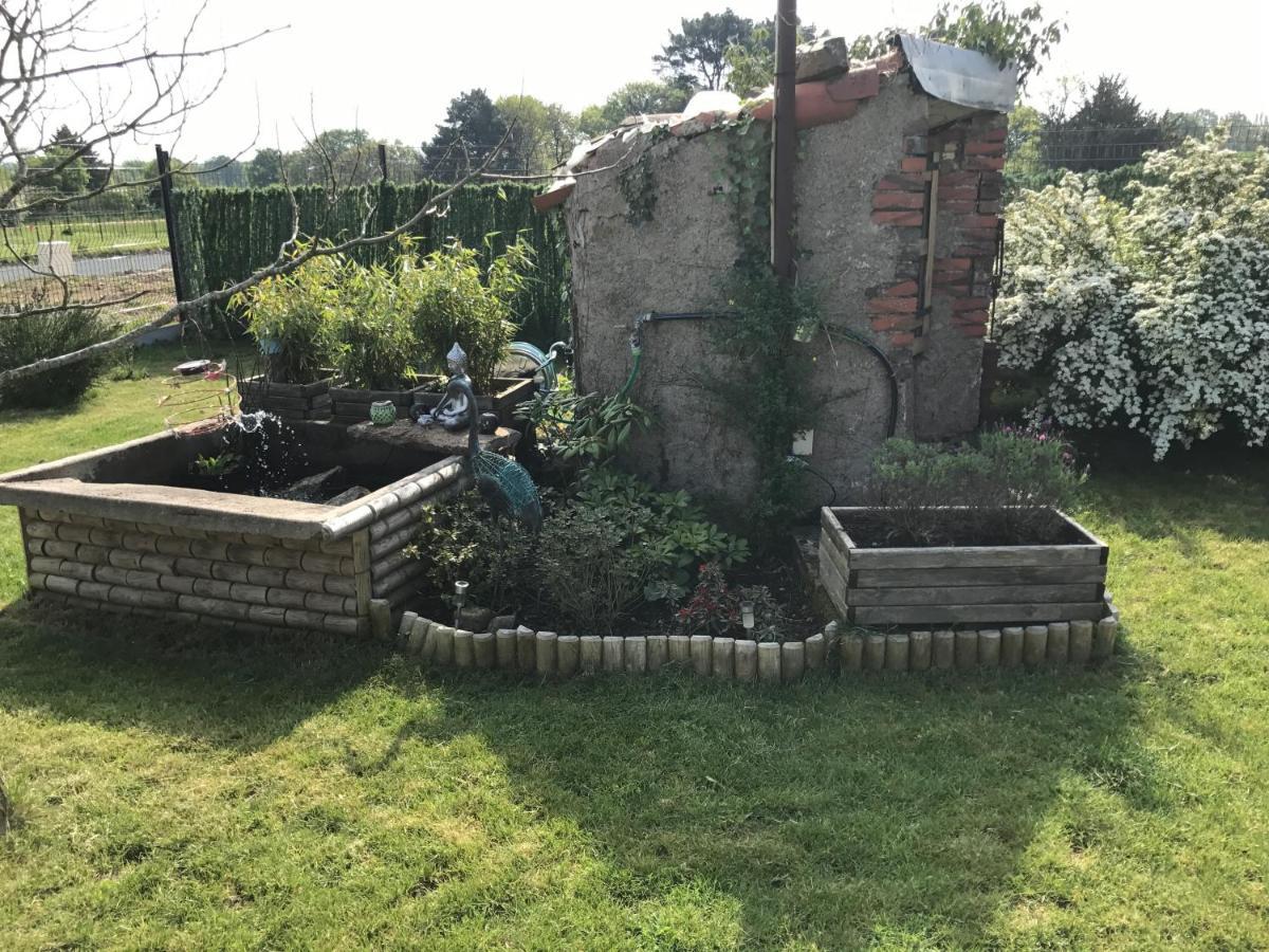 Chez Chris Et Vince Bed & Breakfast Bazoges-en-Paillers Bagian luar foto