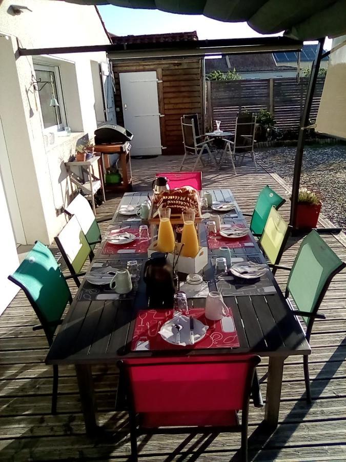 Chez Chris Et Vince Bed & Breakfast Bazoges-en-Paillers Bagian luar foto