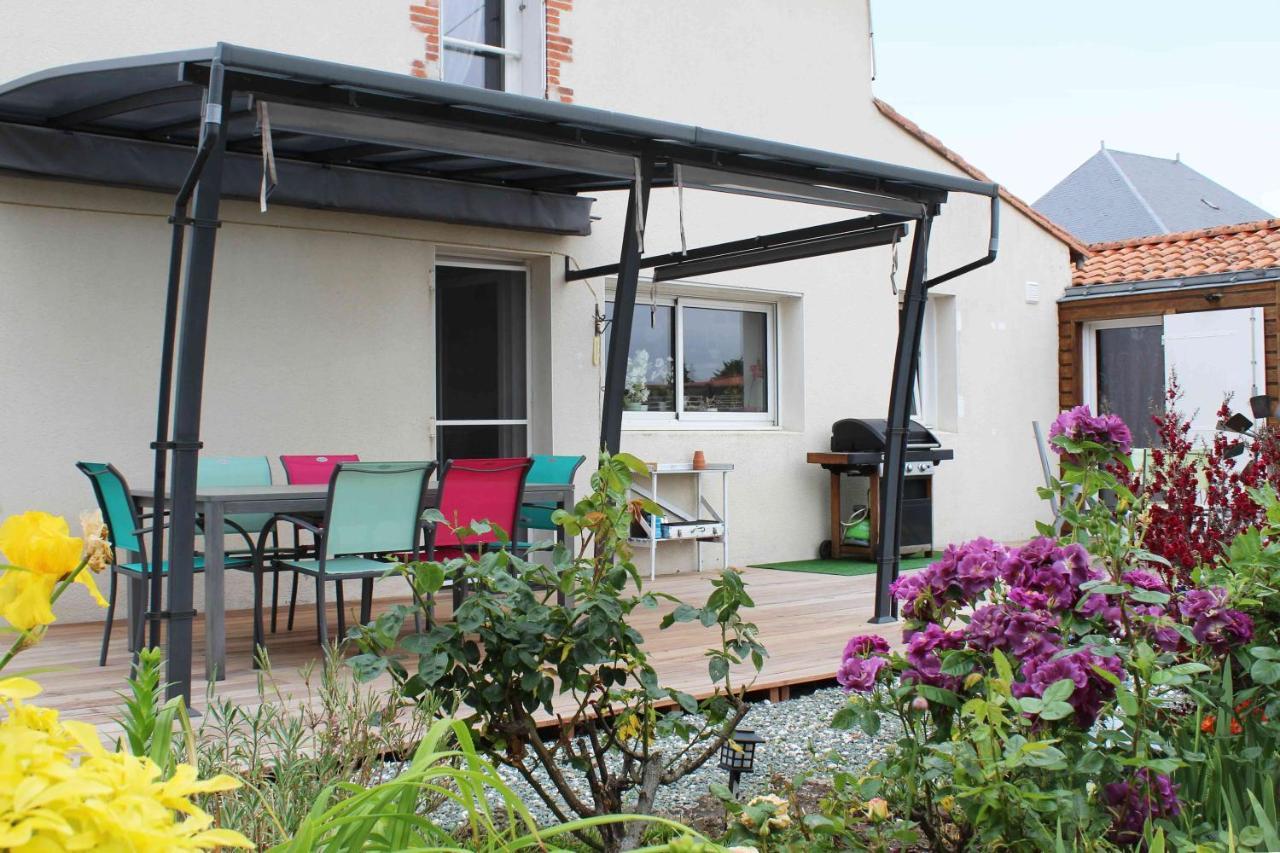 Chez Chris Et Vince Bed & Breakfast Bazoges-en-Paillers Bagian luar foto